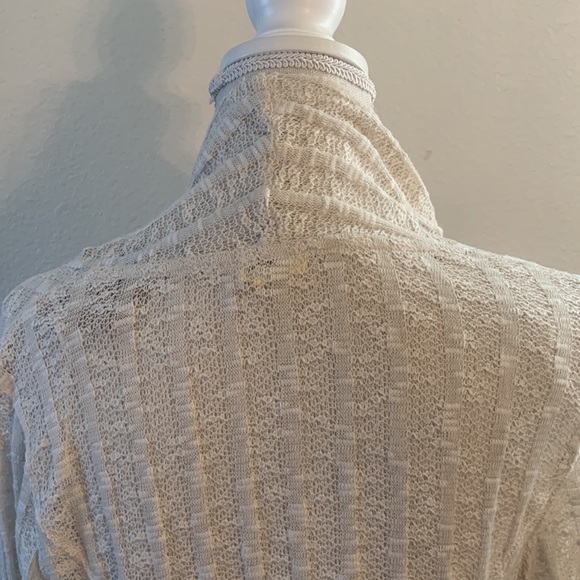 ❌SOLD❌NWT Shawl Style Cardigan - Open Weave Lace Like Material Sz M - Picture 6 of 16